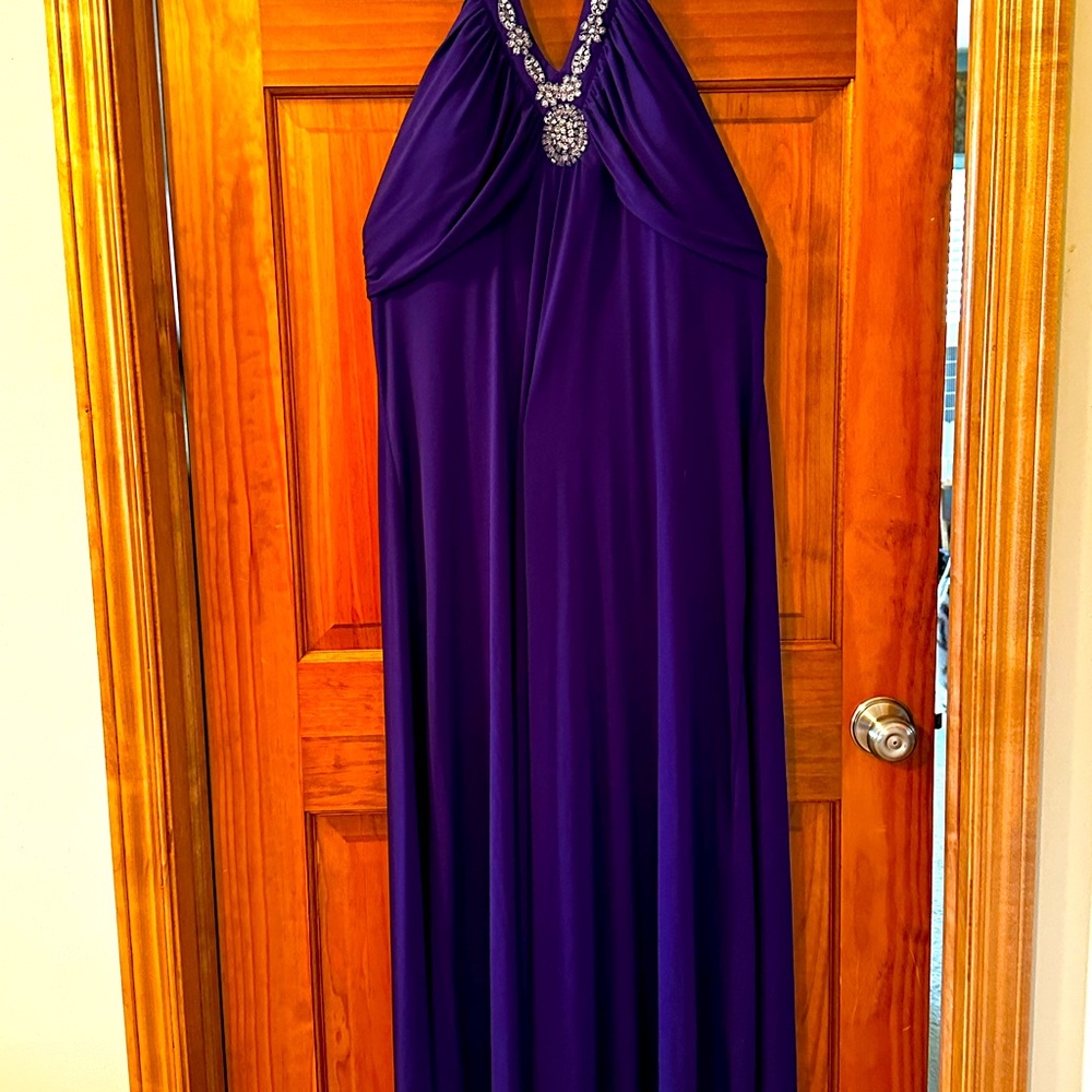 Halter style dress never worn no tags size 2x dark purple